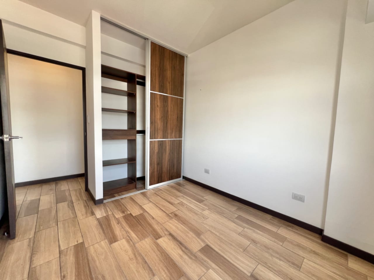 Apartamento en Renta TORRE PAMPLONA 1a CALLE Zona 13 (D) — foto 15 de 17