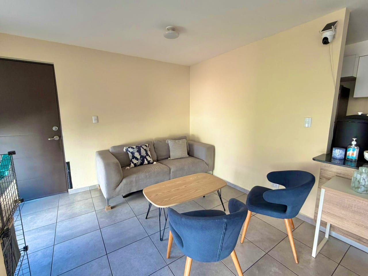 Apartamento Amueblado en renta, MARISCAL UNO UNO Zona 11 (D) — foto 9 de 17