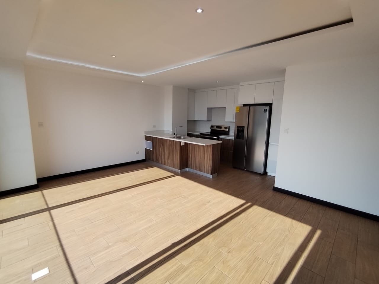 Apartamento en venta TORRE PRAGA Zona 15 (D) — foto 3 de 9