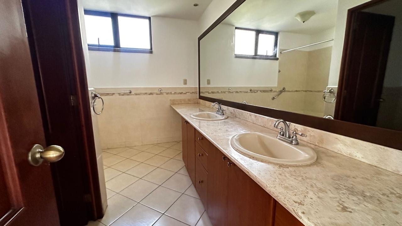 Apartamento en renta BELLAGIO Zona 14 (D) — foto 12 de 17