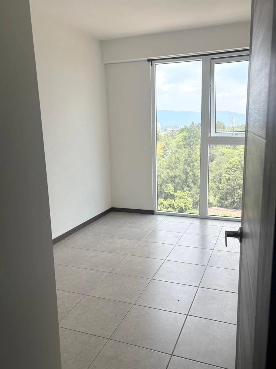 Apartamento en Renta INITI cerca de Colegios Liceo Javier y Monte María — foto 9 de 17