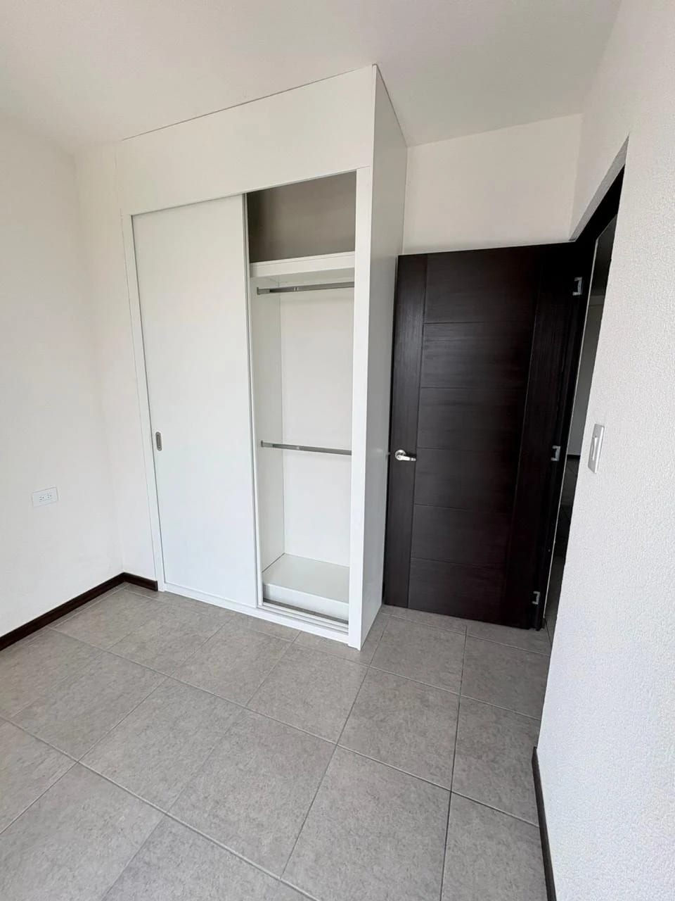 Apartamento en Renta INITI cerca de Colegios Liceo Javier y Monte María — foto 12 de 17