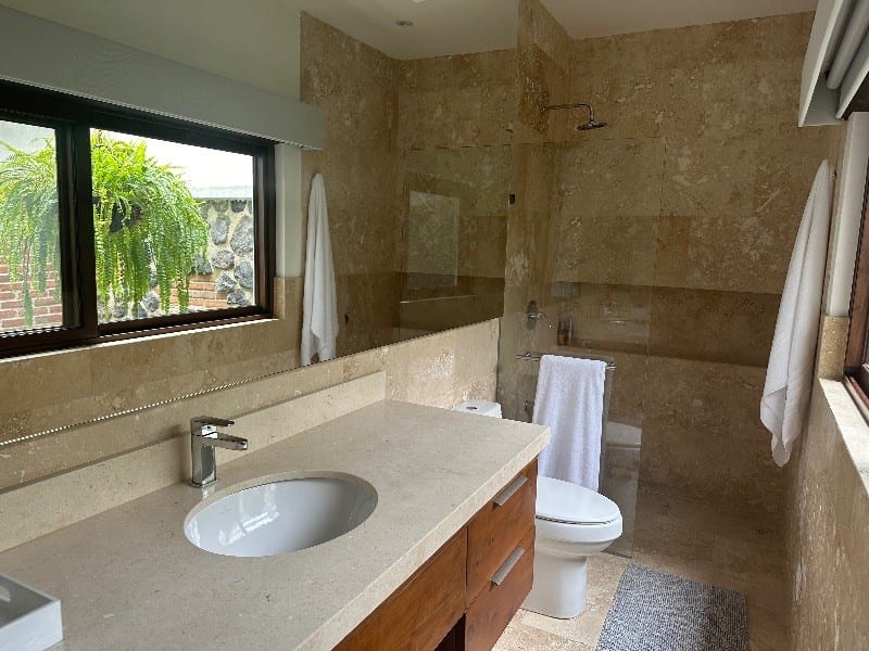 Bella casa en venta CONDADO DEL OBISPO ANTIGUA (D) — foto 2 de 16