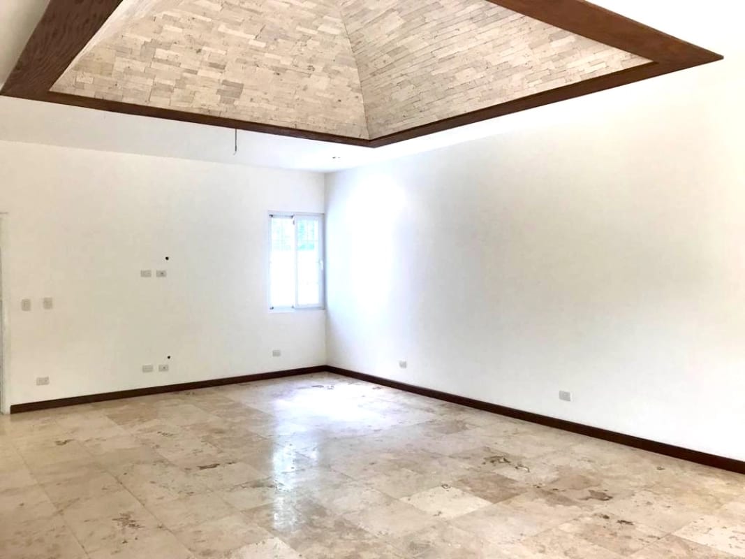 Casa con piscina en venta FORESTA CAYALA Zona 16 (D) — foto 10 de 16