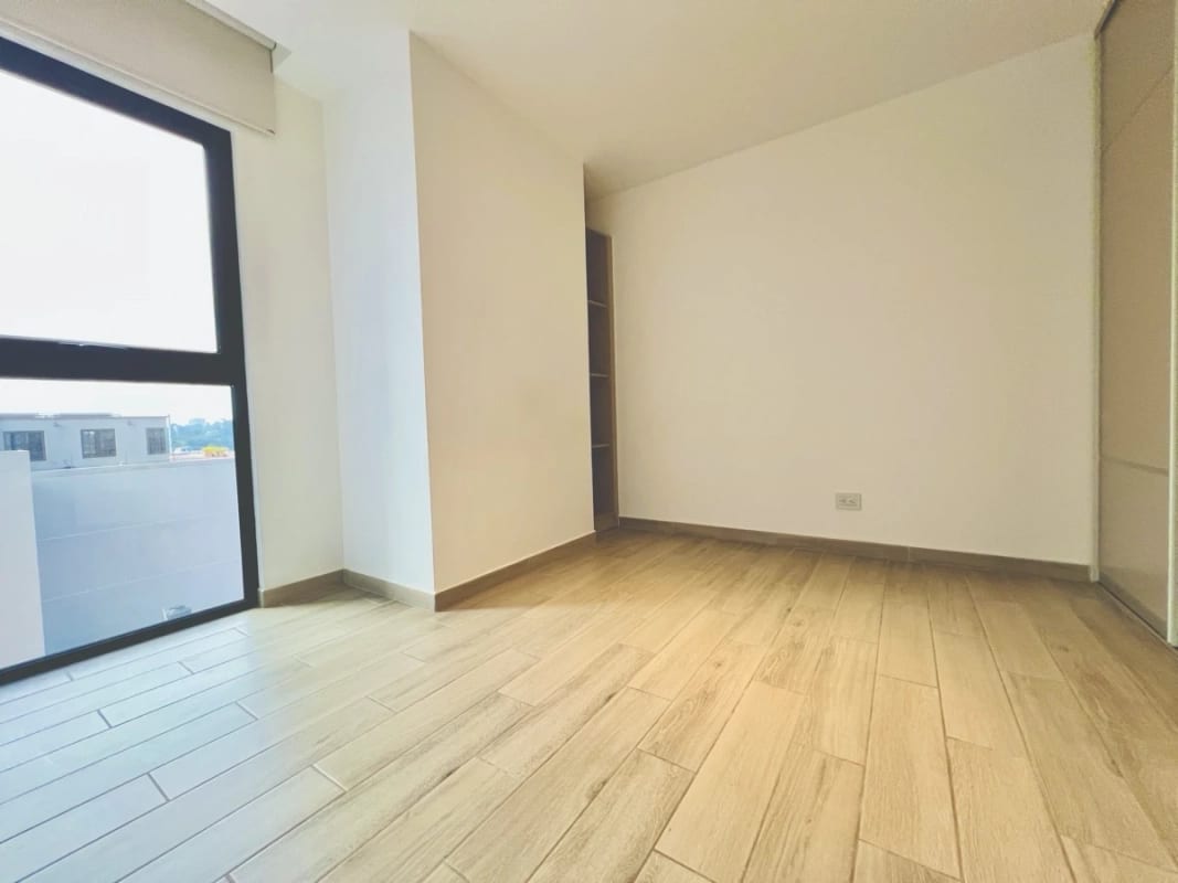 Apartamento en Renta PARQUE 10 Zona 10 (D) — foto 4 de 15