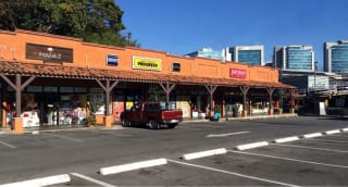 Local en renta PLAZA 20 CALLE Zona 10 (D) — miniatura 1 de 2