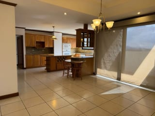 Apartamento PH en venta Zona 10 a una cuadra de La Estación (20) — miniatura 10 de 12