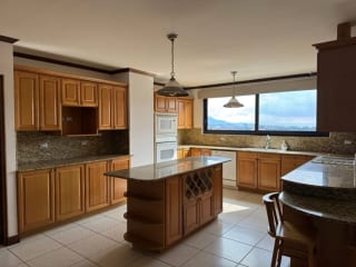 Apartamento PH en venta Zona 10 a una cuadra de La Estación (20) — miniatura 9 de 12