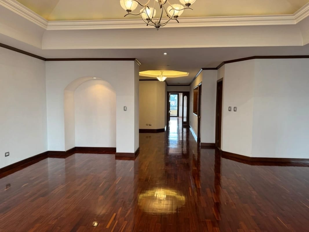 Apartamento PH en venta Zona 10 a una cuadra de La Estación (20) — foto 8 de 12