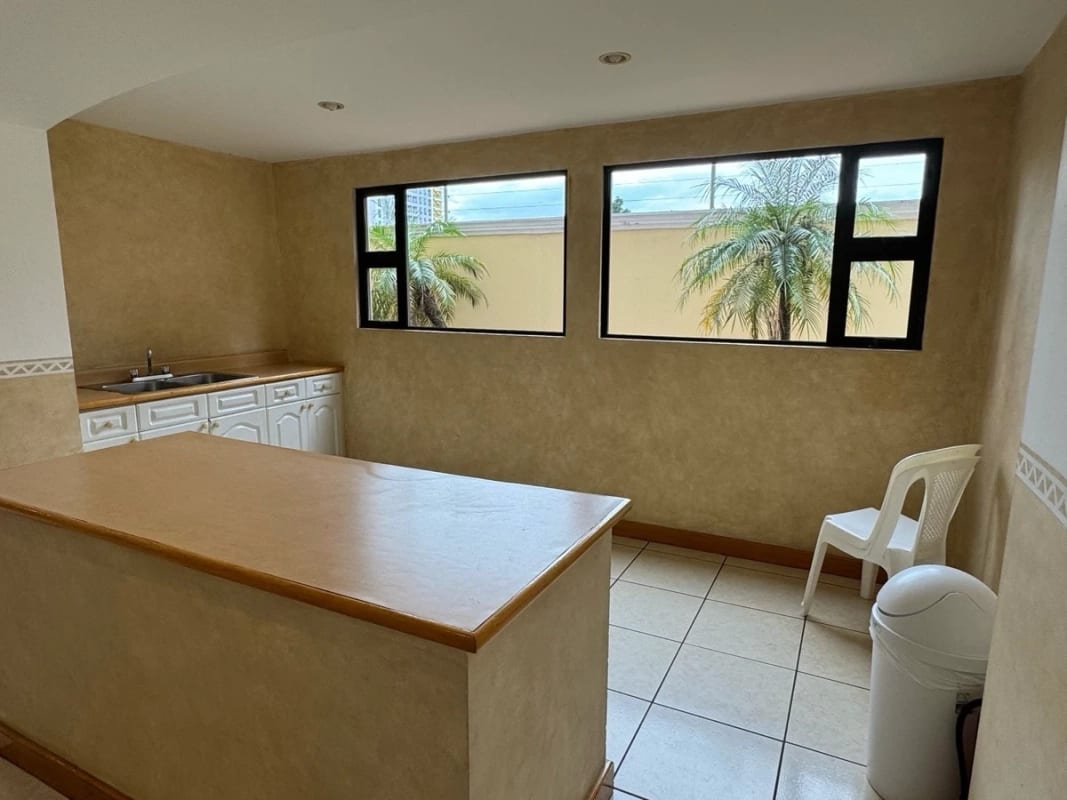 Apartamento PH en venta Zona 10 a una cuadra de La Estación (20) — foto 6 de 12