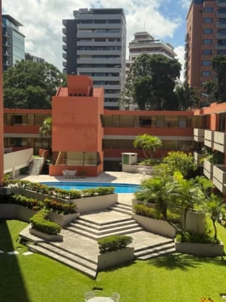 Townhouse/apto en venta VILLA REAL Zona 10 (D) — miniatura 1 de 10