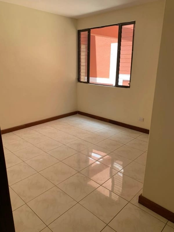 Townhouse/apto en venta VILLA REAL Zona 10 (D) — foto 8 de 10